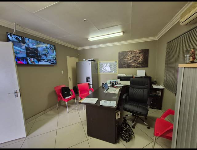220M² OFFICE TO LET IN ALBERTON NORTH